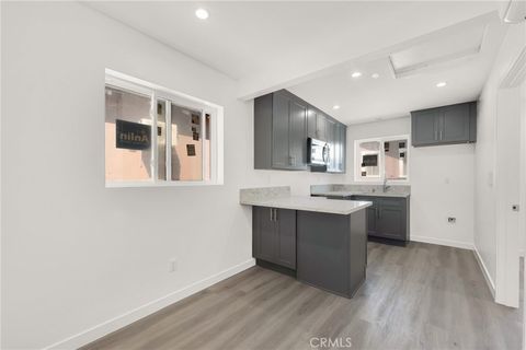 Photo of 2621 Vineyard Avenue, Los Angeles, CA 90016 (MLS # SR25246577)