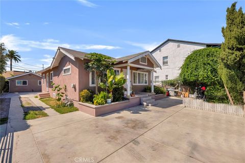 Photo of 2621 Vineyard Avenue, Los Angeles, CA 90016 (MLS # SR25246577) Photo of 2621 Vineyard Avenue, Los Angeles, CA 90016 (MLS # SR25246577)