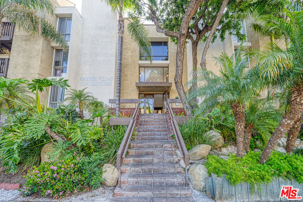INTRODUCING A COZY STUDIO CONDO LOCATED IN THE HEART OF KOREATOWN. THIS WELL-MAINTAINED UNIT HAS BEEN CONSISTENTLY UPDATED BY THE SELLER. IT FEATURES LAMINATE FLOORING THROUGHOUT, RECESSED LIGHTING WITH TWO COLOR OPTIONS, A NEW OVEN, A NEW DISHWASHER, NEW BLINDS, A NEW BATHROOM LIGHT, AND A SMALL BREAKFAST ISLAND. THE PROPERTY INCLUDES ONE DESIGNATED PARKING SPACE IN THE UNDERGROUND GARAGE, A BILLIARD ROOM, A SWIMMING POOL, A SPA, AND EXCELLENT SECURITY. ON THE FIRST FLOOR, YOU'LL FIND A BEAUTIFUL GARDEN, AND THE ON-SITE BUILDING MANAGER ENSURES DAILY CLEANING AND HANDLES REPAIRS, KEEPING THE BUILDING SPOTLESS. INSTEAD OF SPENDING ON RENT, CONSIDER THIS PROPERTY AS A GREAT OPPORTUNITY FOR YOUR FIRST HOME PURCHASE! LOW HOA $293! A MUST SEE!