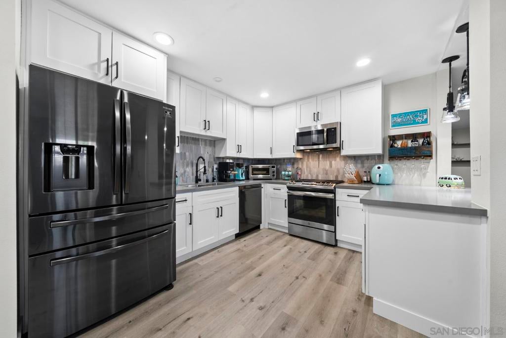 3884 Mount Abraham