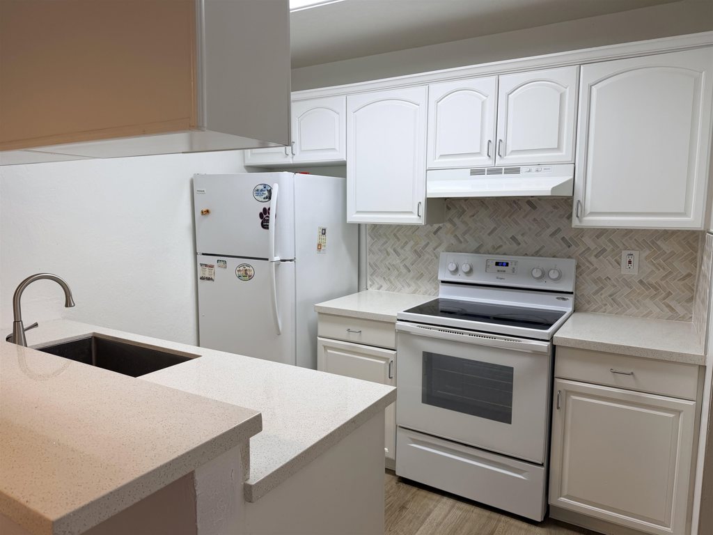 2118 Peppertree Way 1