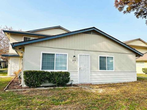 Photo of 2118 Peppertree Way Way #1, Antioch, CA 94509 (MLS # 41122101)