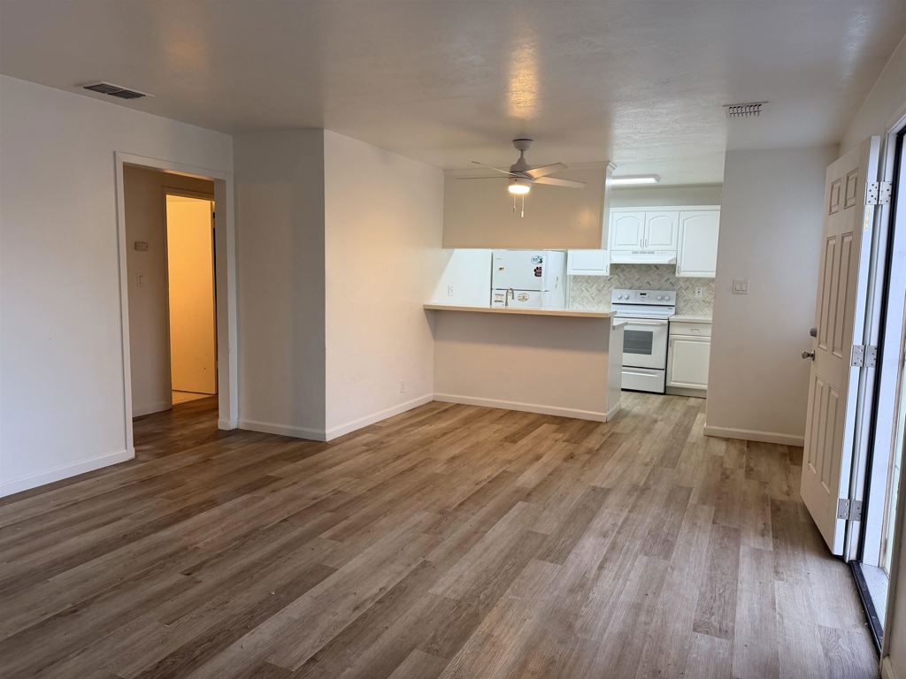 2118 Peppertree Way 1