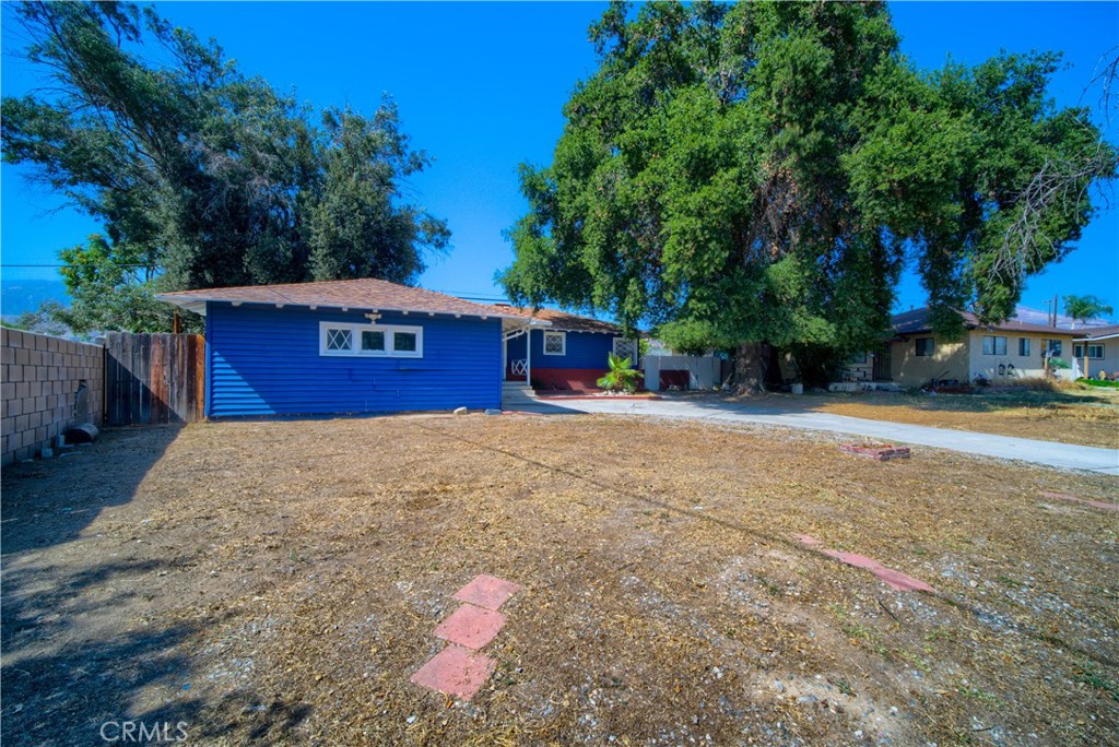 Properties 1 6083 Merito Avenue