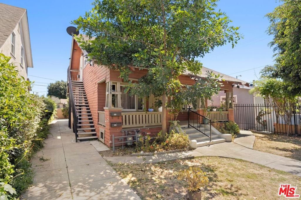 986 E 51st Street