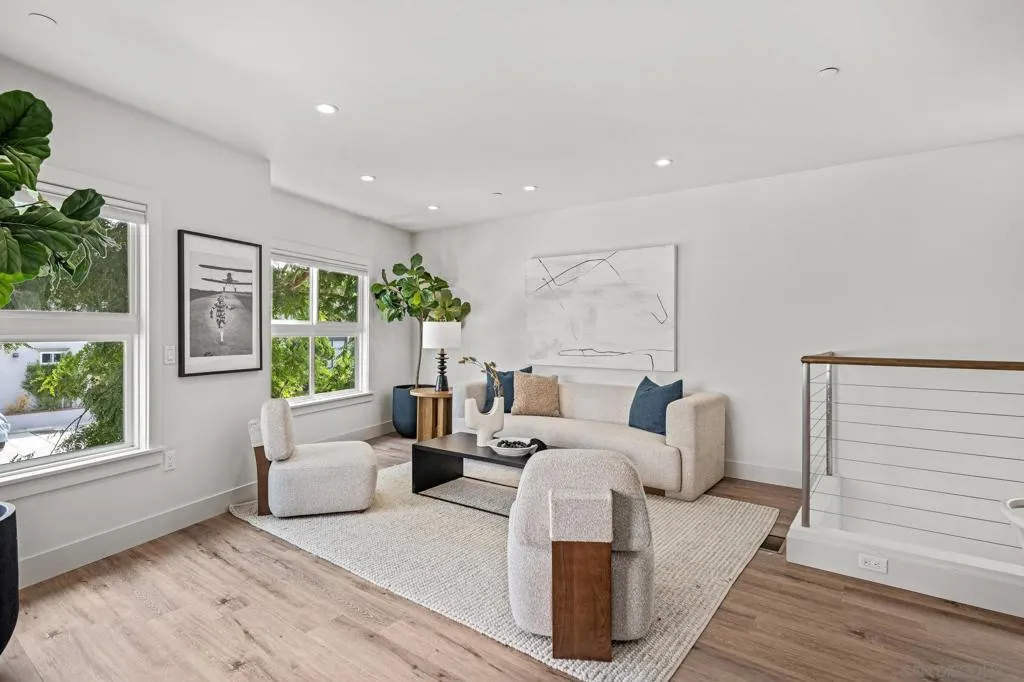 La Jolla, California 92037, United States, 3 Bedrooms Bedrooms, ,4 BathroomsBathrooms,Residential,Pending,203560