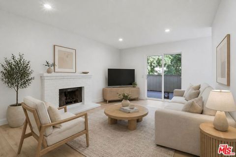 Photo of 2511 Easton Place #48, San Jose, CA 95133 (MLS # 26810147)