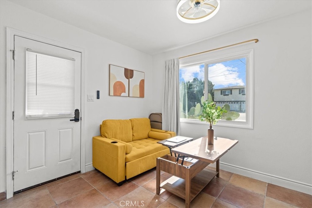 1095 Bonita Street B