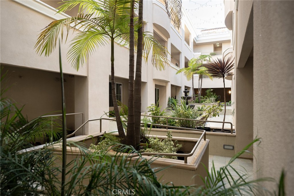 901 Deep Valley Drive 302