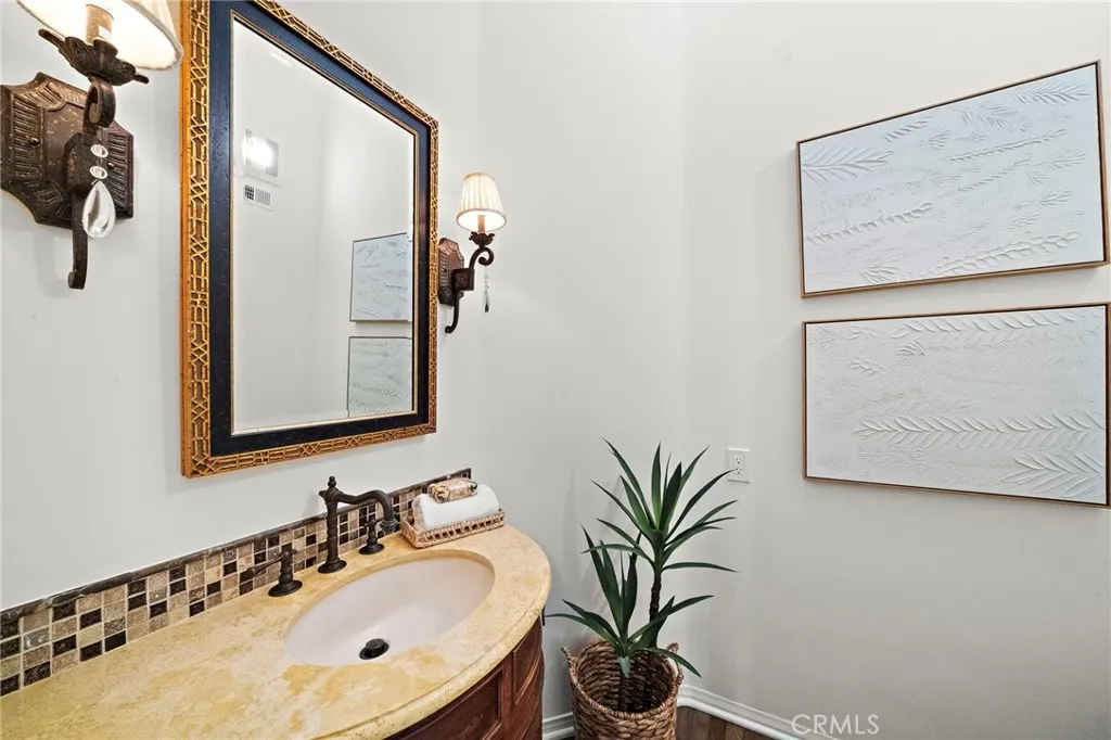 Newport Beach, California 92663, United States, 4 Bedrooms Bedrooms, ,4 BathroomsBathrooms,Residential,Active,160809