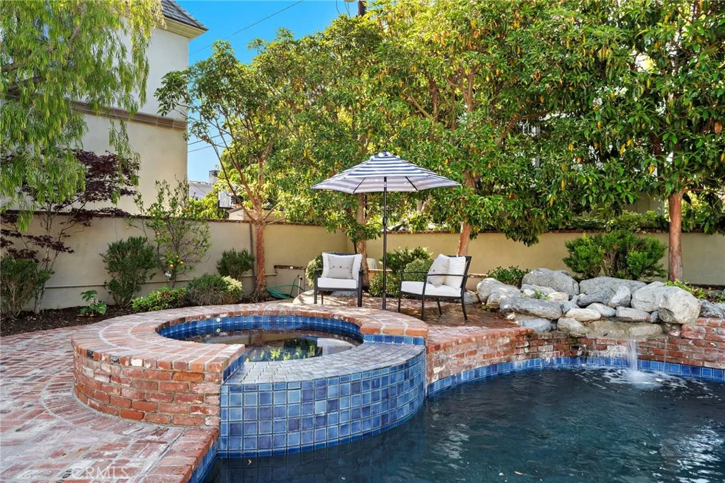 Newport Beach, California 92663, United States, 4 Bedrooms Bedrooms, ,4 BathroomsBathrooms,Residential,Active,160809