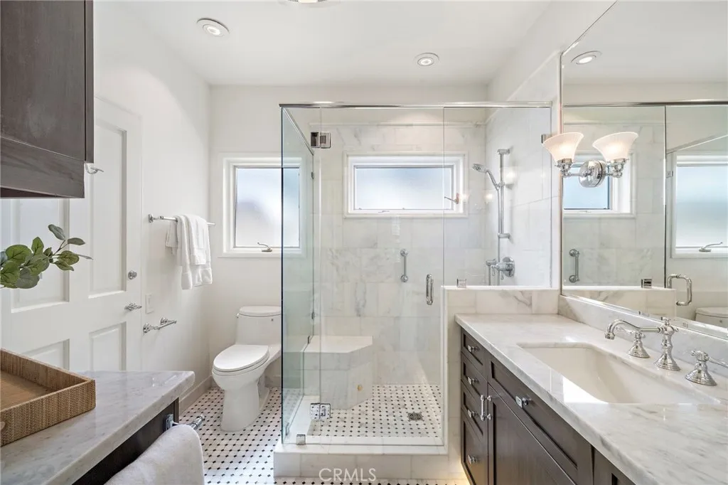 Newport Beach, California 92663, United States, 4 Bedrooms Bedrooms, ,4 BathroomsBathrooms,Residential,Active,160809