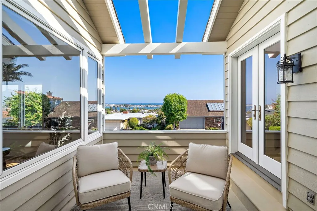 Newport Beach, California 92663, United States, 4 Bedrooms Bedrooms, ,4 BathroomsBathrooms,Residential,Active,160809