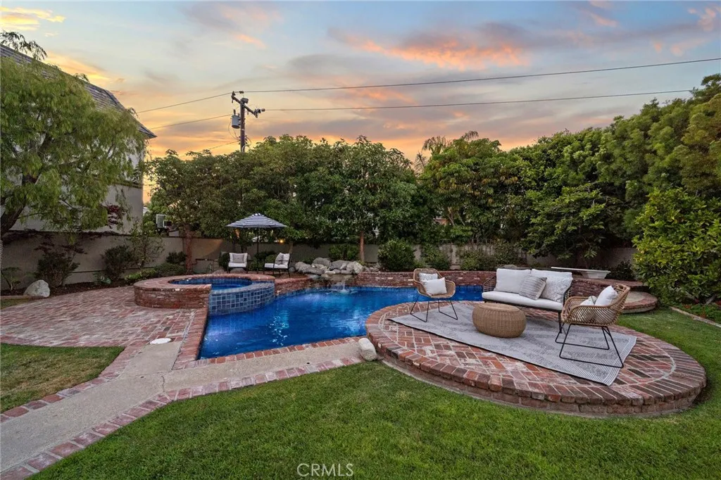 Newport Beach, California 92663, United States, 4 Bedrooms Bedrooms, ,4 BathroomsBathrooms,Residential,Active,160809