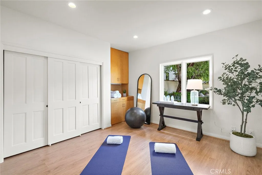 Newport Beach, California 92663, United States, 4 Bedrooms Bedrooms, ,4 BathroomsBathrooms,Residential,Active,160809