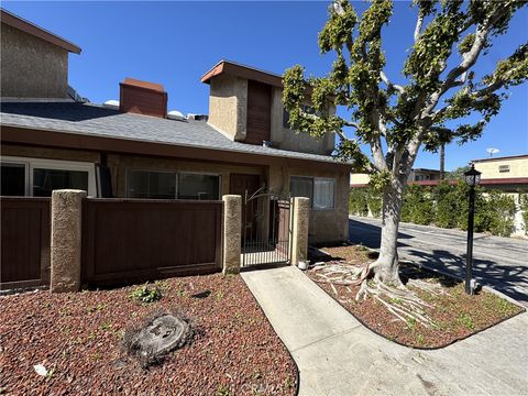 Photo of 8435 Columbus Avenue #17, North Hills, CA 91343 (MLS # SR26069608)