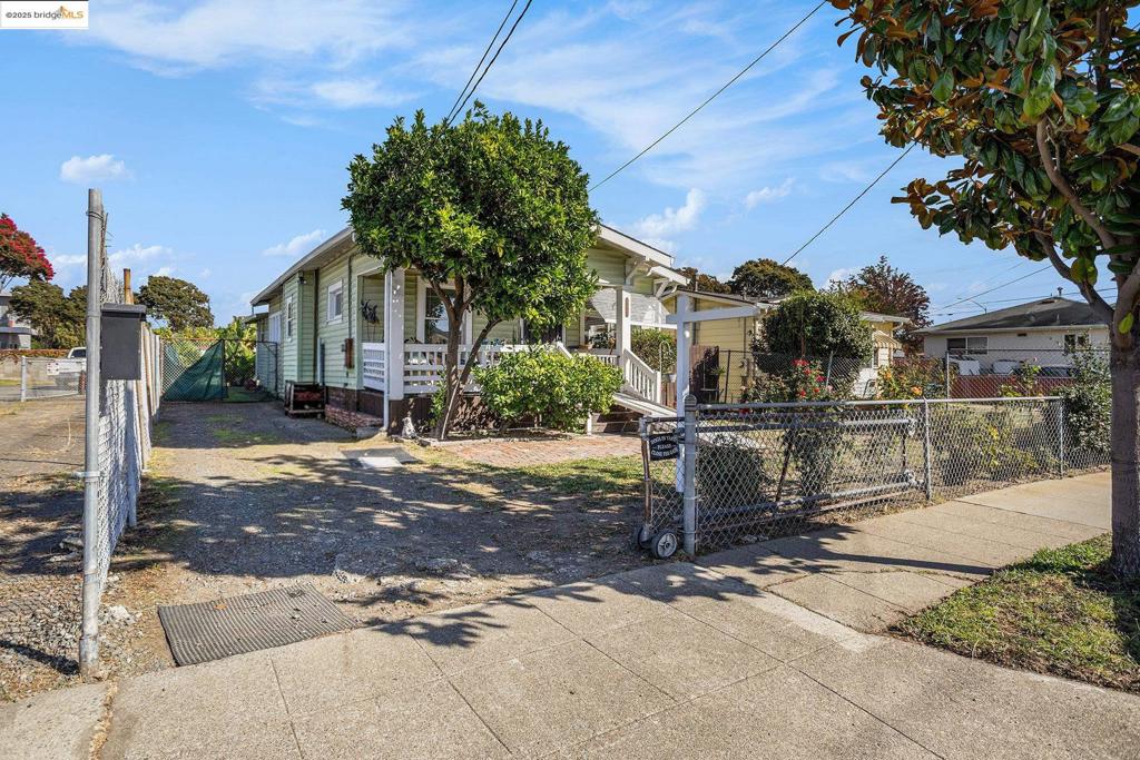 BURBANK - Residential