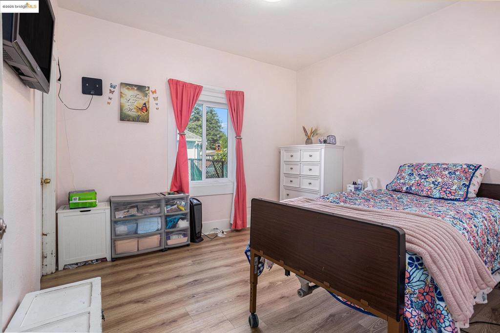 BURBANK - Residential