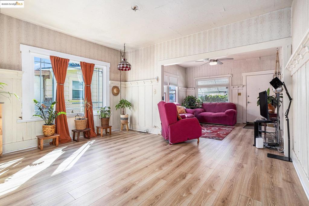 BURBANK - Residential