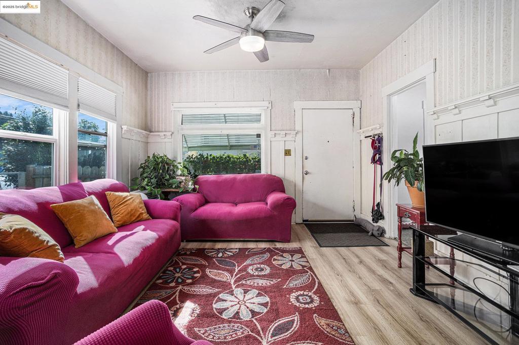 BURBANK - Residential