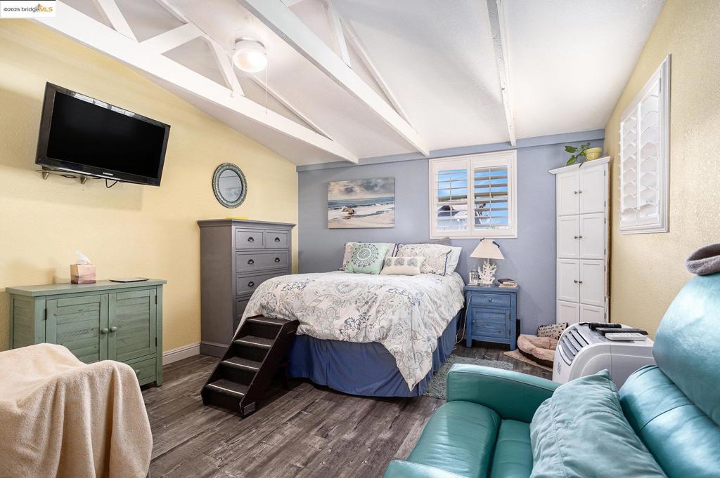 BURBANK - Residential