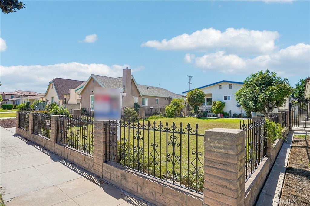 1127 S Almansor Street