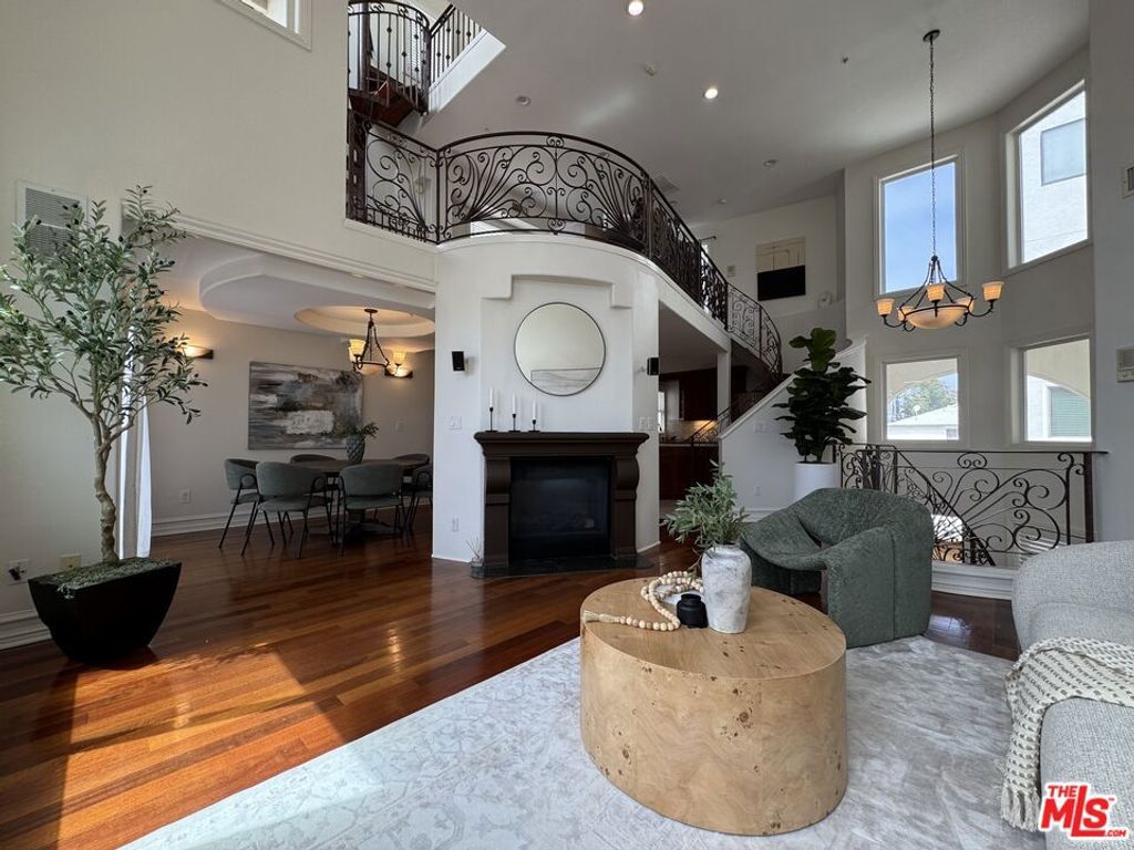 Photo of 844 3rd Street #5, Santa Monica, CA 90403 (MLS # 25585545)
