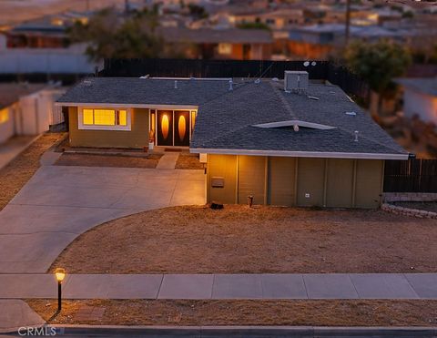 Photo of 1240 E Navajo St, Barstow, CA 92311 (MLS # HD26078830)