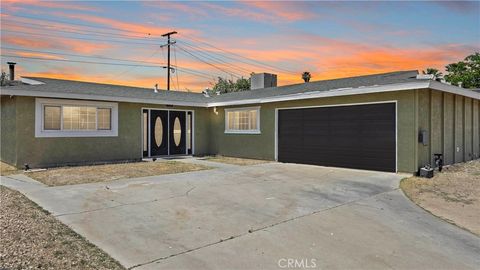 Photo of 1240 E Navajo St, Barstow, CA 92311 (MLS # HD26078830)