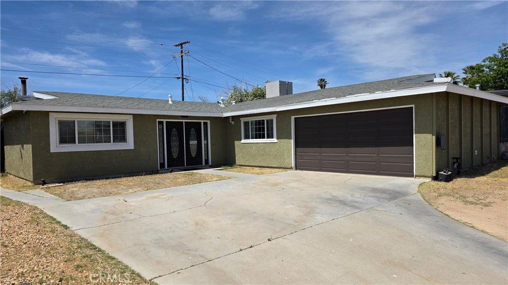 1240 E Navajo