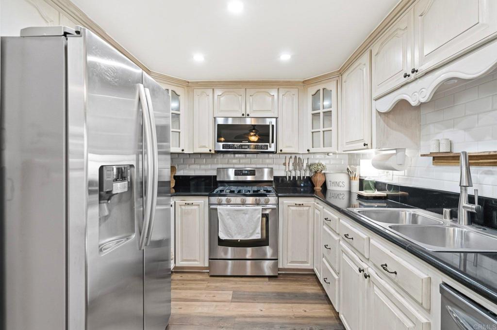 1560 Monterey Pine Drive B