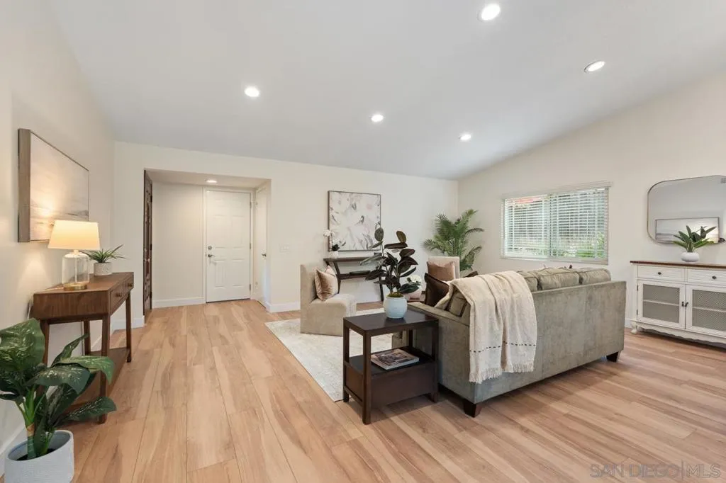 San Diego, California 92131, United States, 3 Bedrooms Bedrooms, ,2 BathroomsBathrooms,Residential,Active,231879