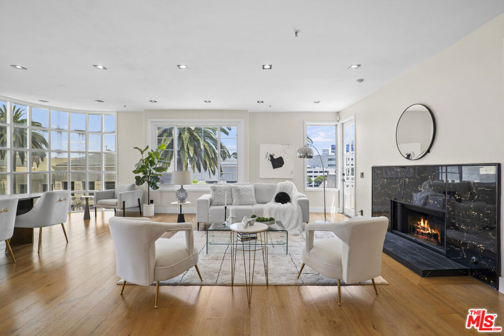 Properties 2 117 N Gale Drive 5