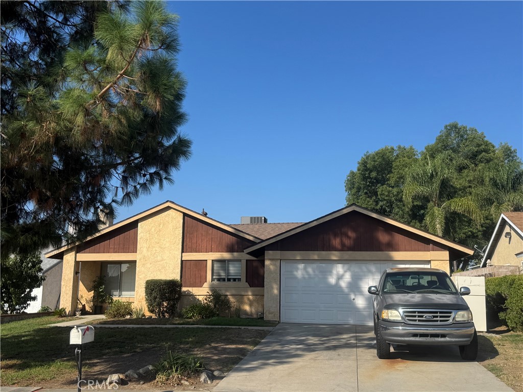 Great neighborhood in a quiet area of Rancho Cucamonga. Just south of the 210 freeway and close to all shopping centers. House has 3 bedrooms 2 baths, family room with fireplace and a kitchen for cooking your family meals. 2 car attached garage.
