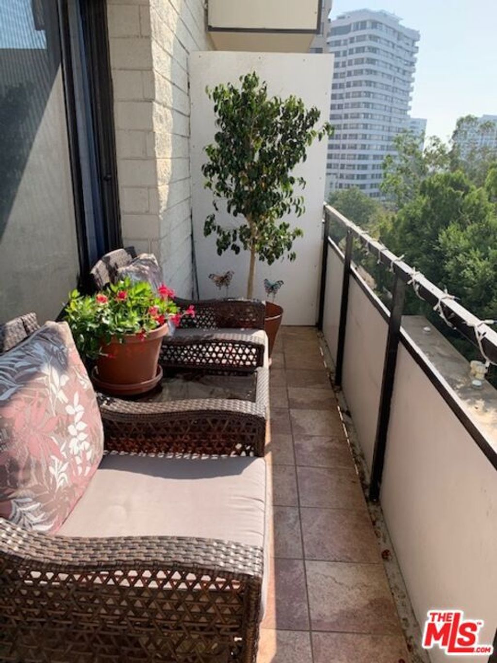 Photo of 10535 Wilshire Boulevard #1708, Los Angeles, CA 90024 (MLS # 25630115)