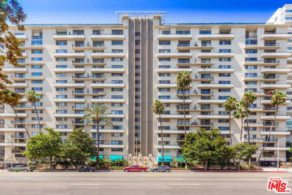 Photo of 10535 Wilshire Boulevard #1708, Los Angeles, CA 90024 (MLS # 25630115)