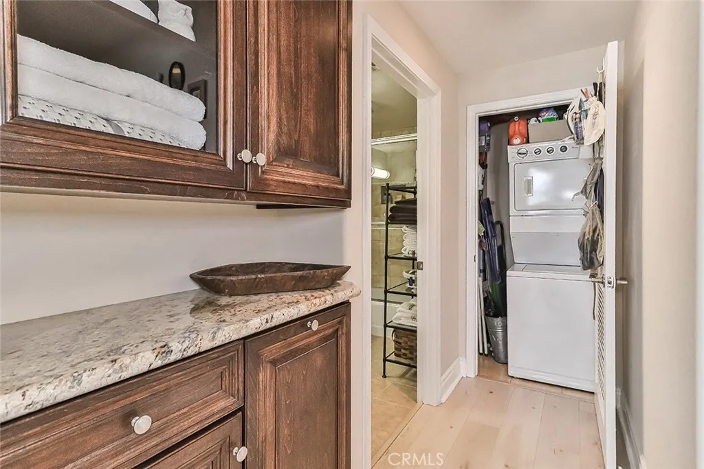 Sherman Oaks, California 91403, United States, 3 Bedrooms Bedrooms, ,2 BathroomsBathrooms,Residential,Active,108096