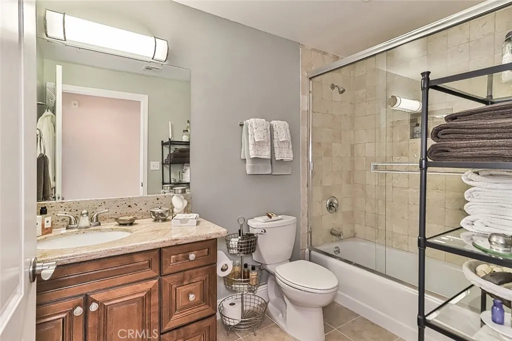 Sherman Oaks, California 91403, United States, 3 Bedrooms Bedrooms, ,2 BathroomsBathrooms,Residential,Active,108096