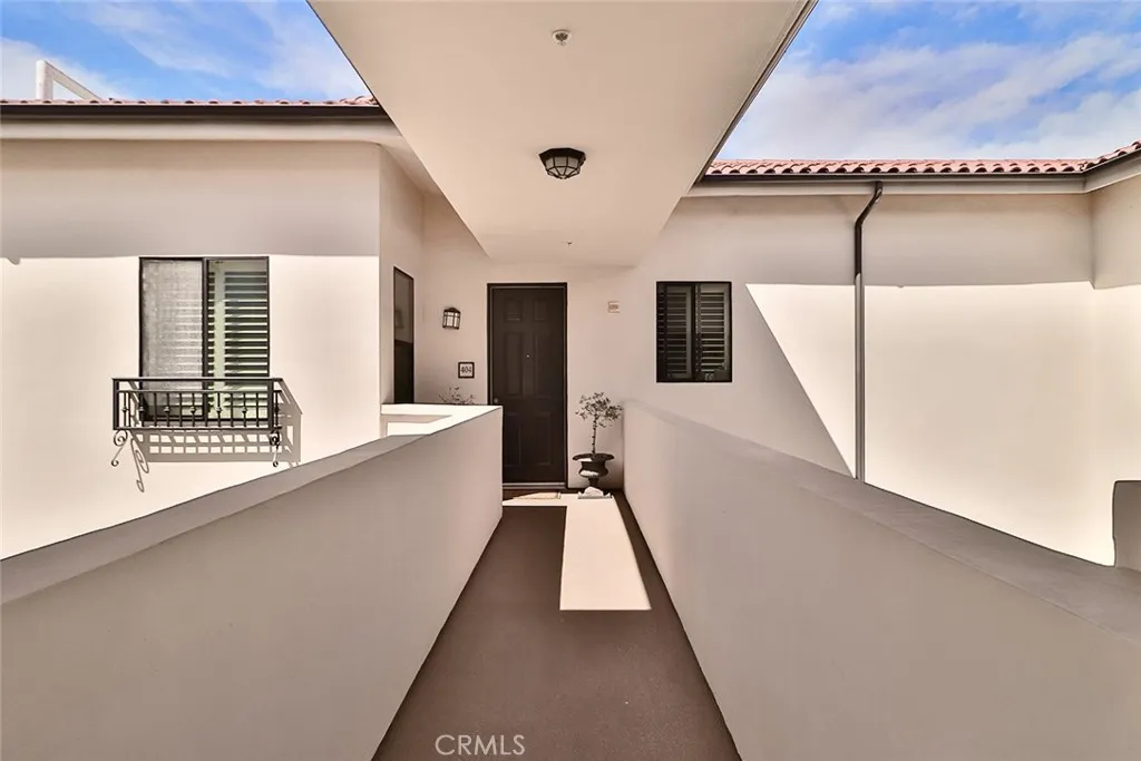 Sherman Oaks, California 91403, United States, 3 Bedrooms Bedrooms, ,2 BathroomsBathrooms,Residential,Active,108096