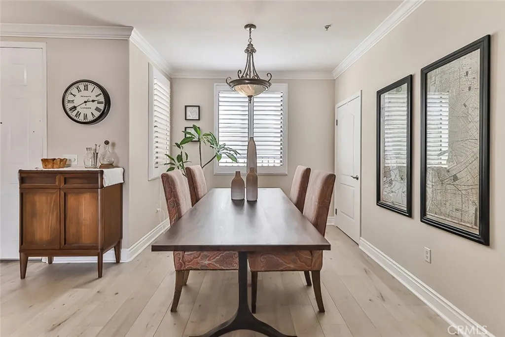 Sherman Oaks, California 91403, United States, 3 Bedrooms Bedrooms, ,2 BathroomsBathrooms,Residential,Active,108096