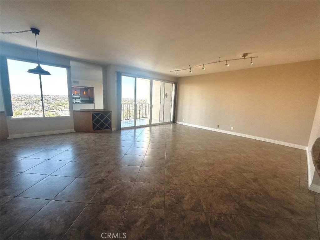 850 E Ocean Boulevard 1112