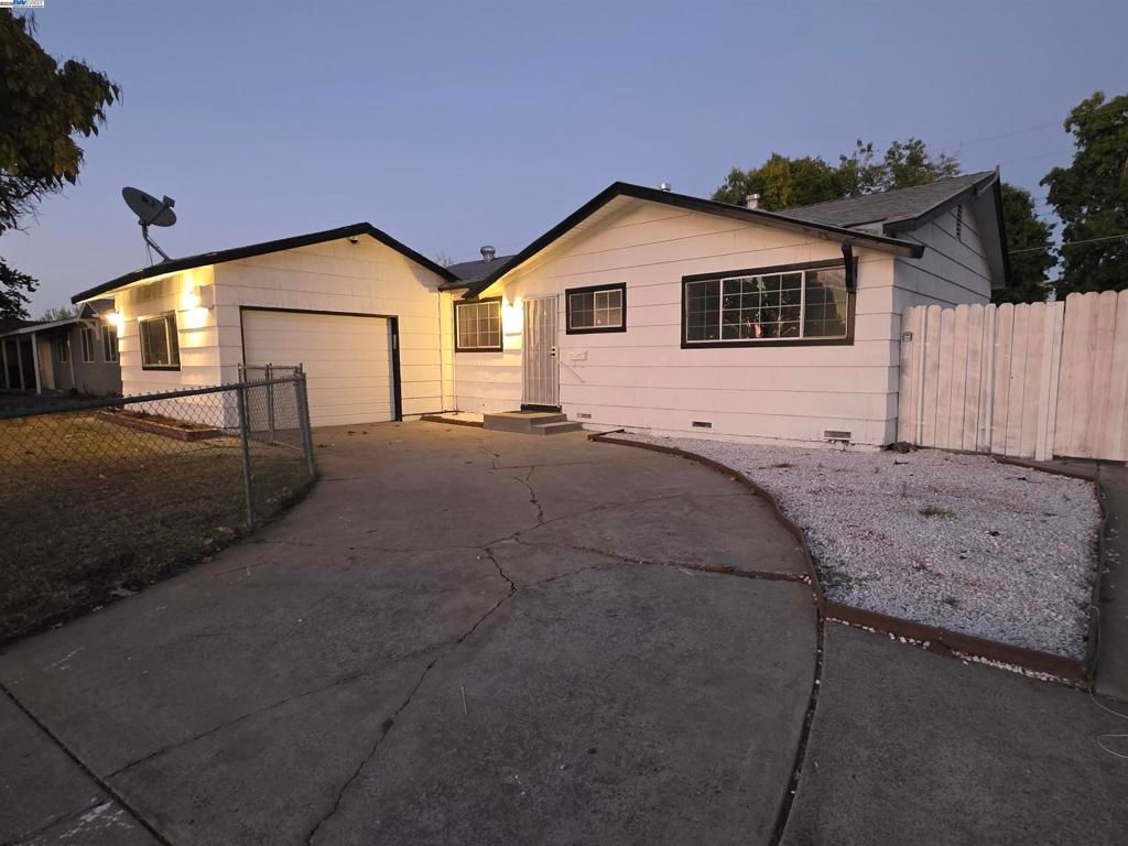 Photo of 7527 24th Street St, Sacramento, CA 95822 (MLS # 41113836)