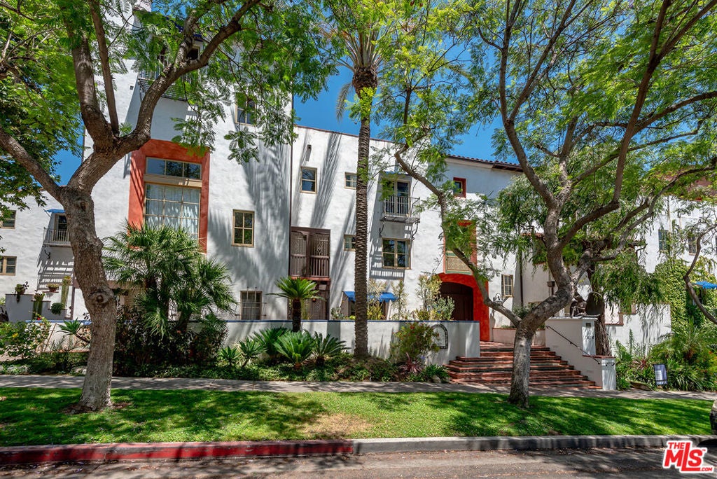 1414 N Harper Avenue
