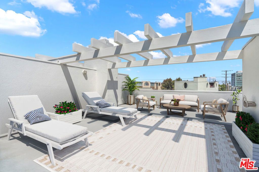 Photo of 3501 Esplanade, Marina Del Rey, CA 90292 (MLS # 26738933)