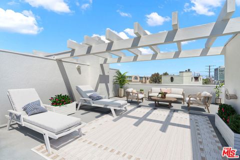 Photo of 3501 Esplanade, Marina Del Rey, CA 90292 (MLS # 26738933)