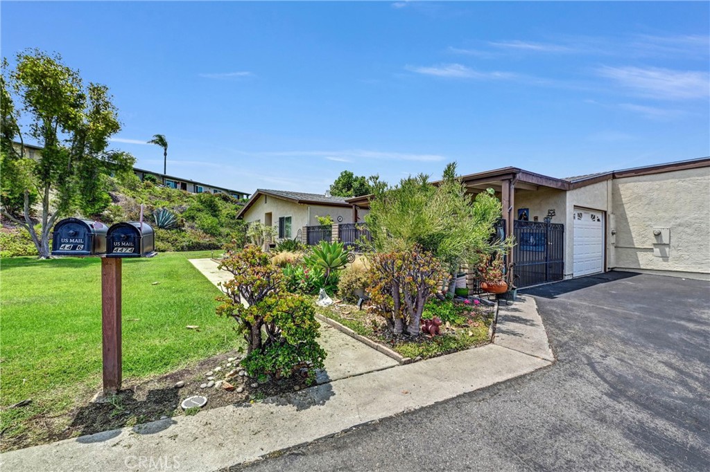 4476 Kittiwake Way