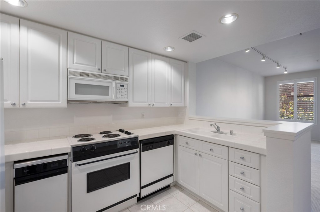 1301 Cabrillo Avenue 210