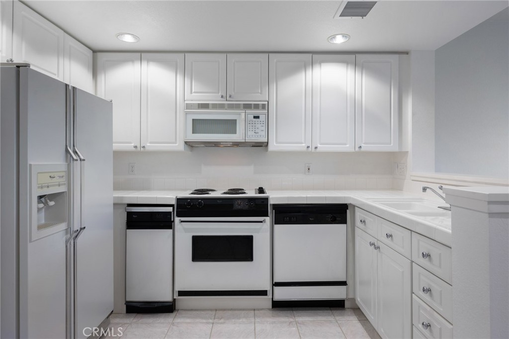 1301 Cabrillo Avenue 210