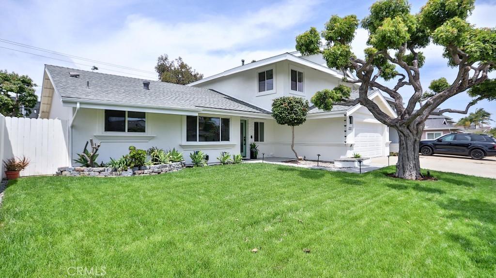 2737 Lorenzo Avenue