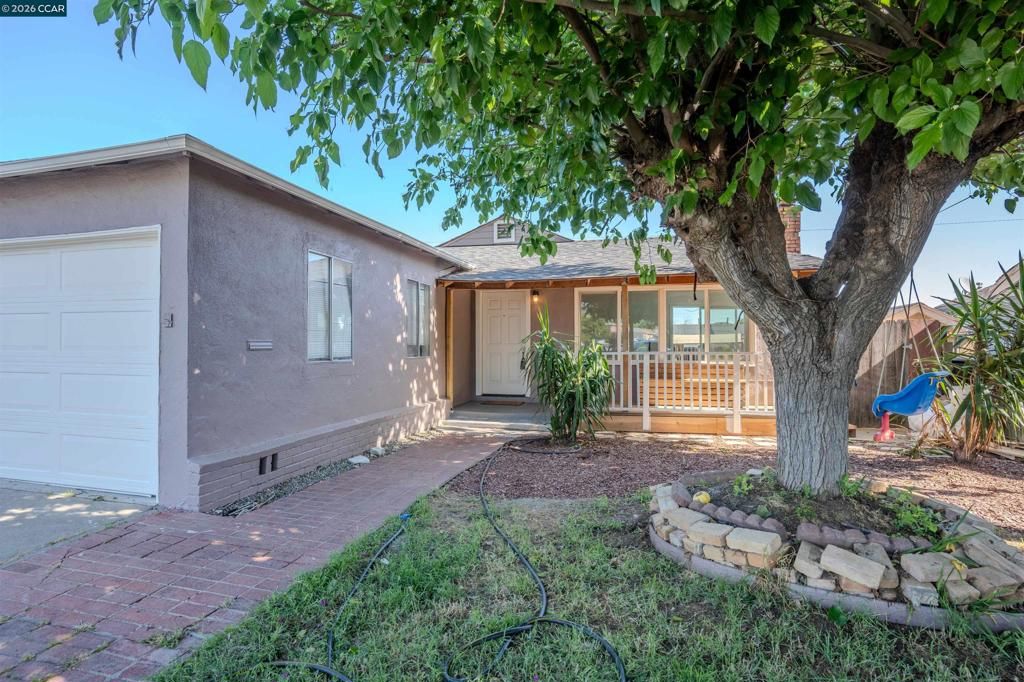 Photo of 52 Bell Dr, Pittsburg, CA 94565 (MLS # 41131466)